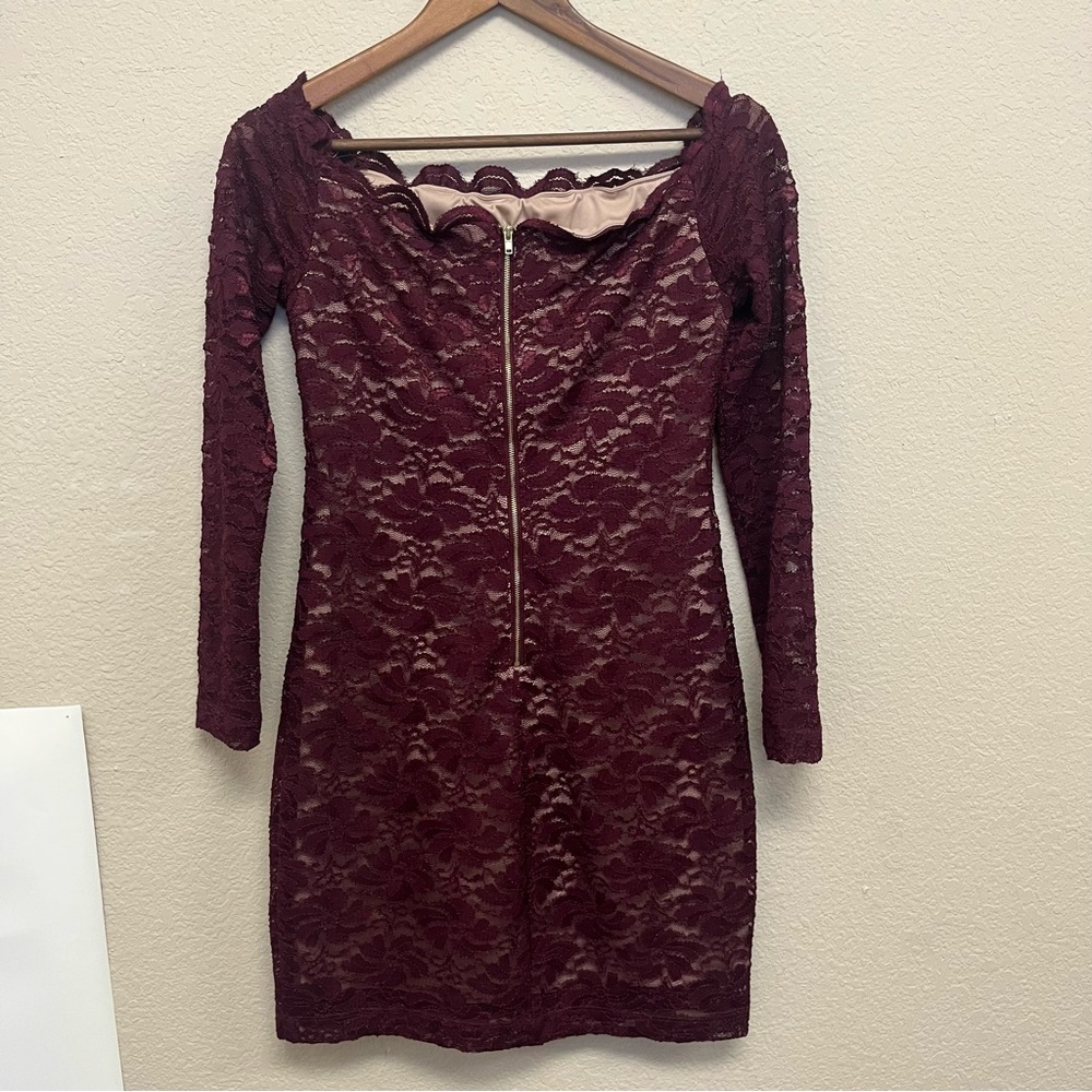 Teezeme lace dress women’s size 9/10 maroon lined formal.